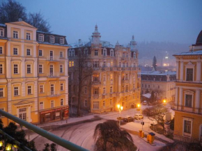 Гостиница 2 balconies above colonnade apartment  Марианске Лазне